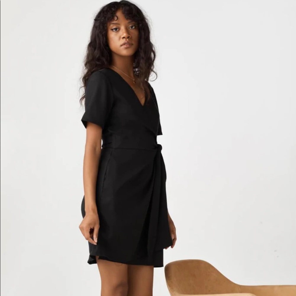 NWOT Vetta short wrap dress